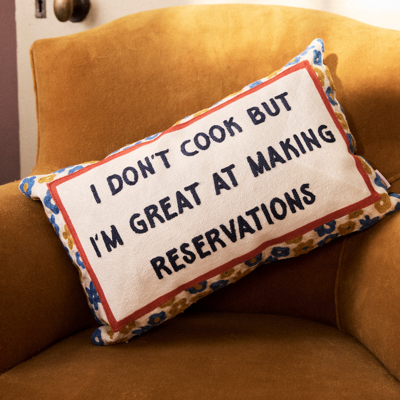 SAMPLE SALE | SLOGAN PILLOWS
